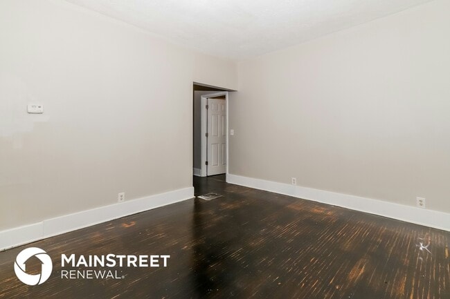 Foto del edificio - 100 N Longworth Ave