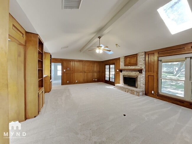 Foto del edificio - 15710 Fern Ridge St