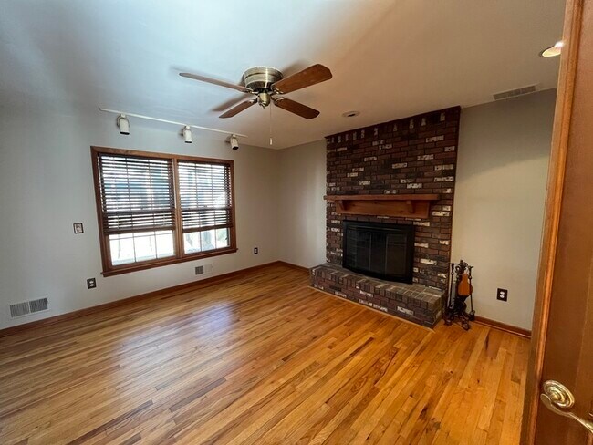 Foto del edificio - 513 Glenmere Ave