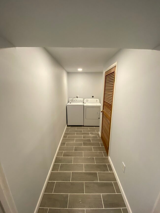 Shared Laundry room with in unit washer/dryer - 9110 Drake Pl