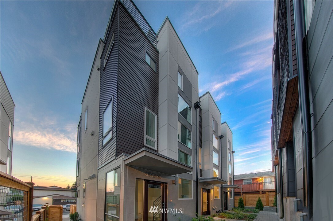 Foto principal - 8509 16th Ave NW