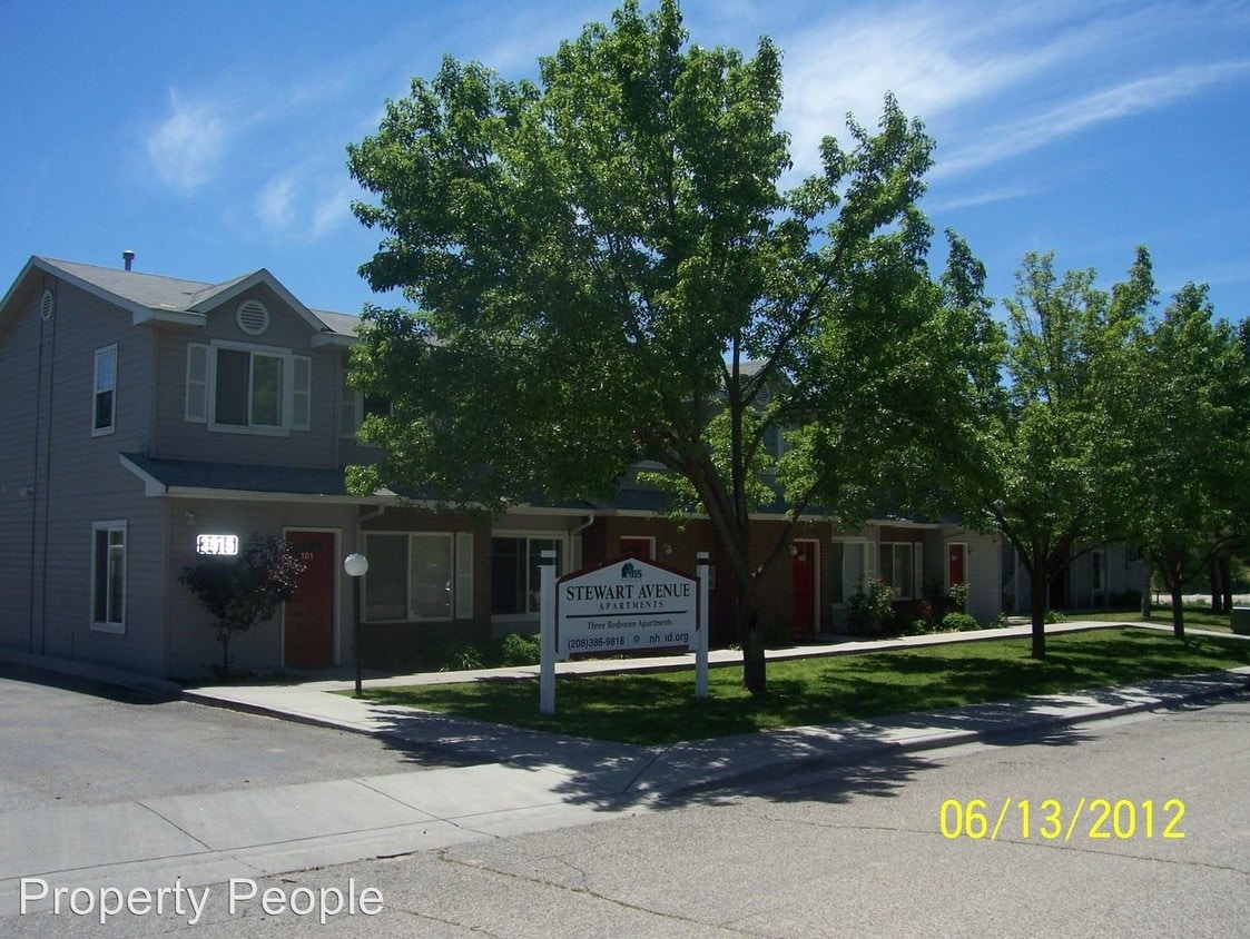 Primary Photo - 3015 W Stewart Ave