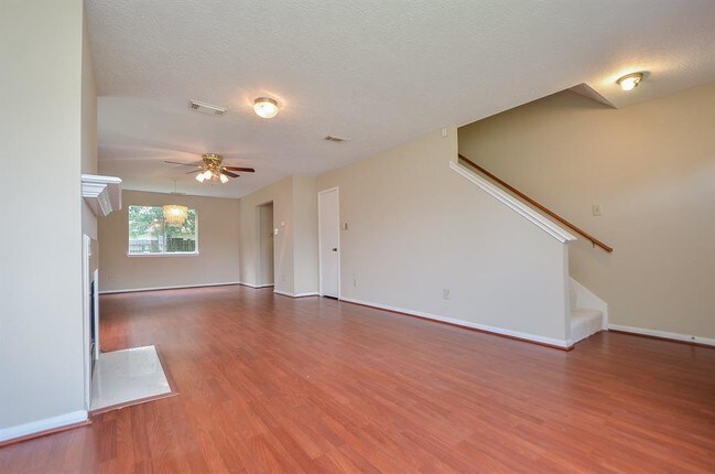 Building Photo - 13723 Wood River Dr