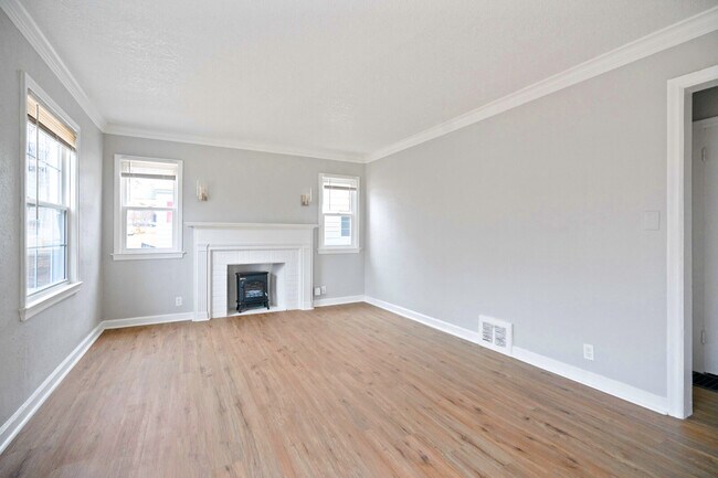 Foto del edificio - 1203 E 80th St