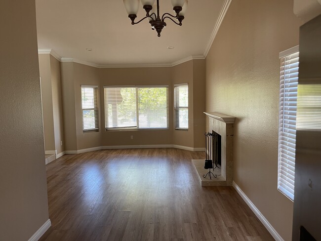 Building Photo - 11067 Alonda Ct