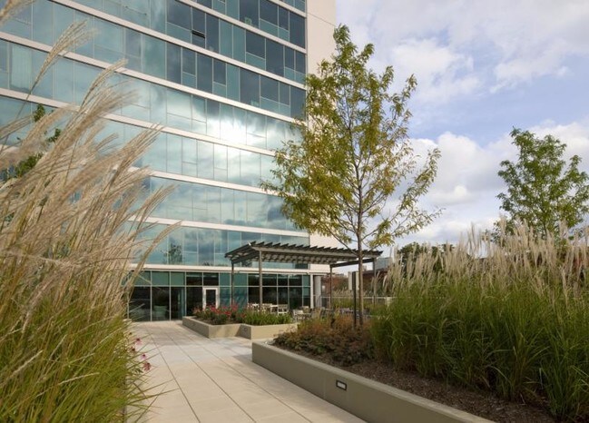 Building Photo - 3741 N Halsted St