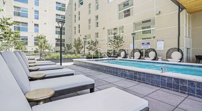 Building Photo - 360 W 200 S