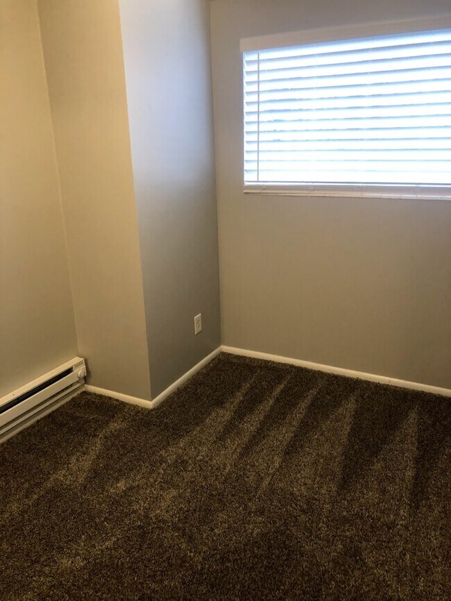 Foto del edificio - Newly Remodeled 2 bed 1 bath in Salt Lake!!