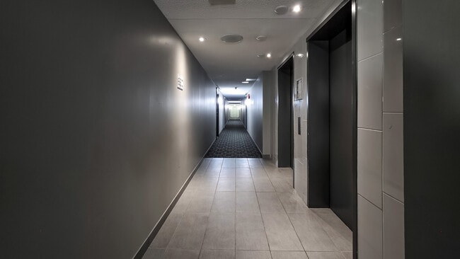 Photo du bâtiment - 500 PROUDFOOT LANE