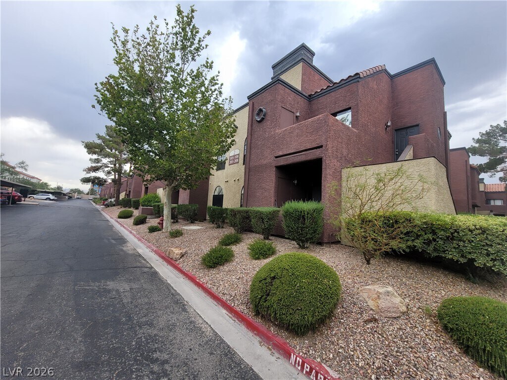 Foto del edificio - 4050 Pacific Harbors Dr