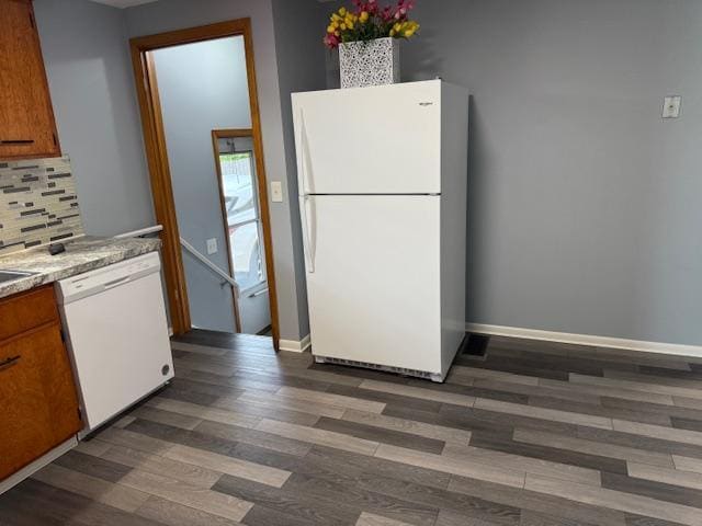 Kitchen - 4867 N Bailey Ave