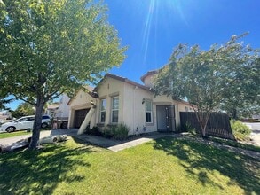 Building Photo - 9400 Trolio Way