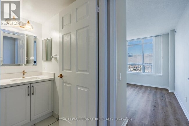 Building Photo - 8 Hillcrest Ave