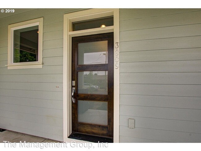 Building Photo - 3 br, 2.5 bath House - 3809 F Street