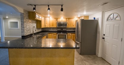 Building Photo - 1084 E 3400 N