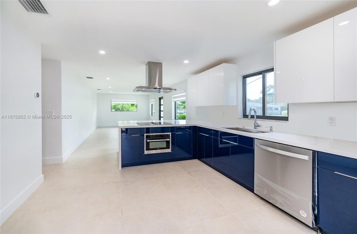 Building Photo - 1401 SW 20th St