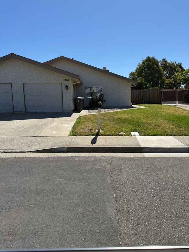 Building Photo - 1266 Hartford Cir