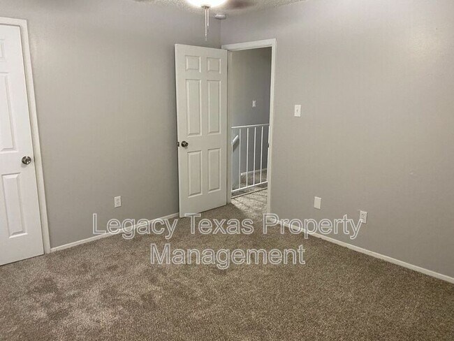 Foto del edificio - 1407 Courtney Pl