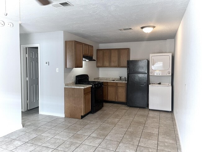 Building Photo - 1906 Finfeather Rd