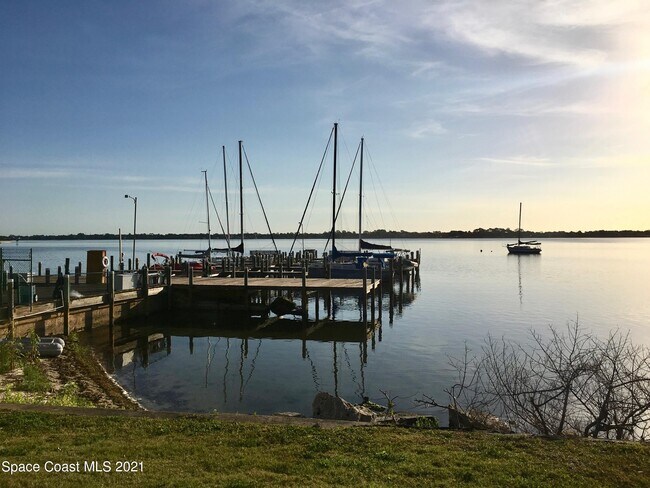 Foto del edificio - 1025 Rockledge Dr