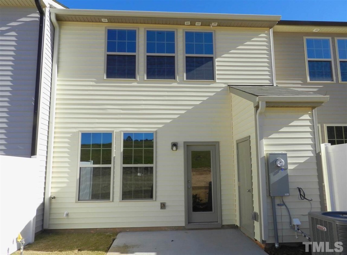 12 E Willow Trace Way, Archers Lodge, NC 27527 Townhouse for Rent in