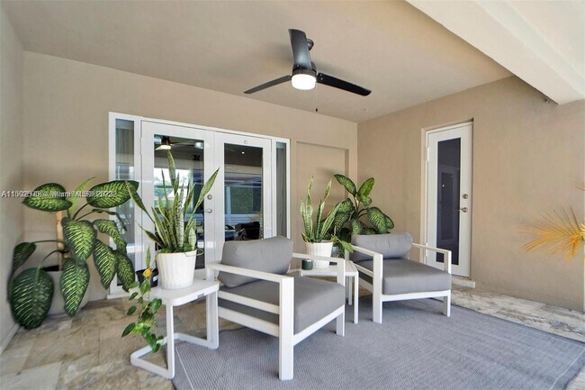 Foto del edificio - 4560 NW 6th Ct