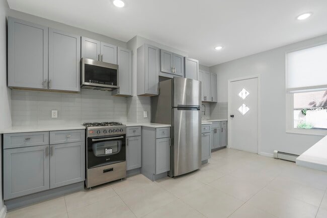 Building Photo - 120 36th St