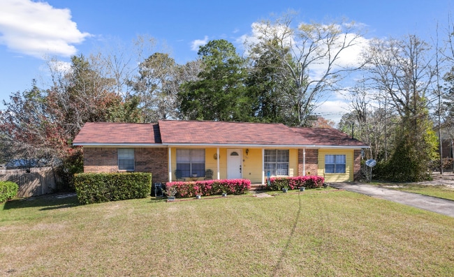 Building Photo - 202 Peartree Cir