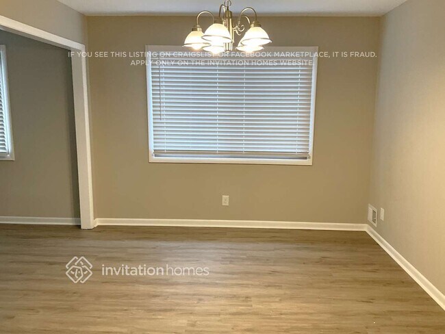 Building Photo - 3034 Woodrow Manor