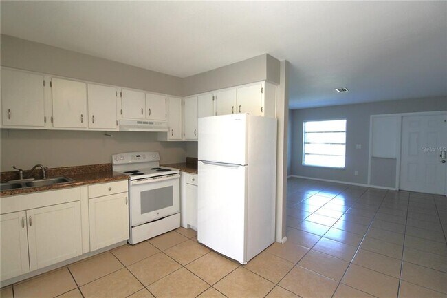 Foto del edificio - 474 Briarwood Rd