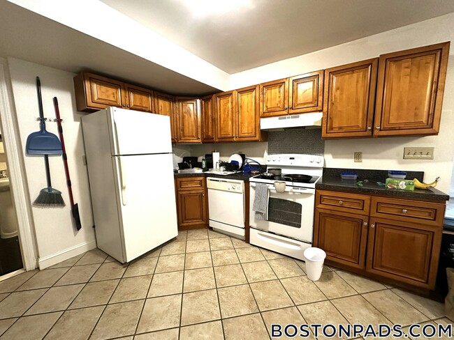 Foto del edificio - 35 Cummings Rd