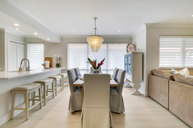 Foto del edificio - 438 Brackenwood Ln S