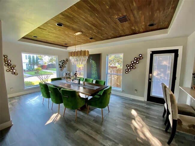 Foto del edificio - 3359 Ozark St