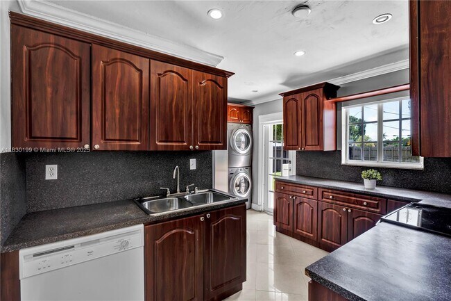Building Photo - 10700 SW 63rd St