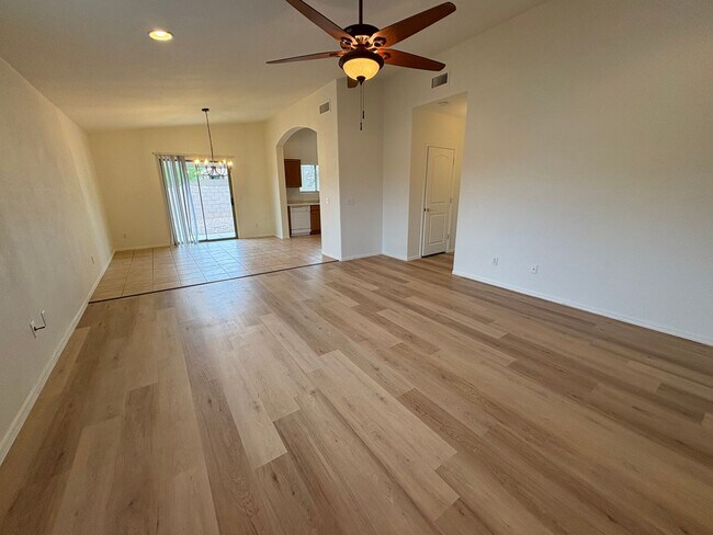 Building Photo - Four bedroom in Vail School District