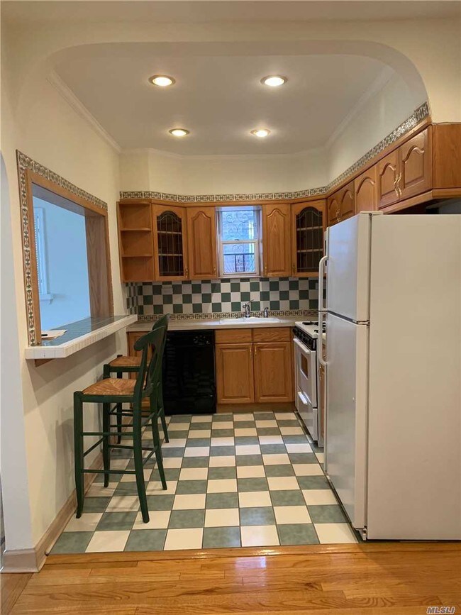 Foto del edificio - 67-50 Selfridge St