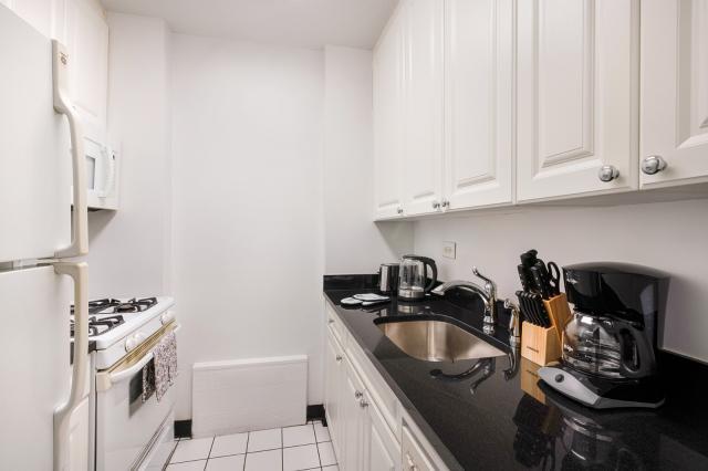 Foto del edificio - 2 bedroom in NEW YORK NY 10019