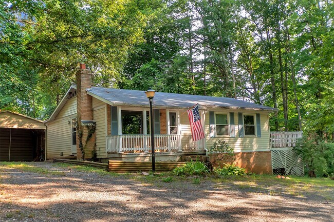 Foto del edificio - 795 Holly Corner Rd