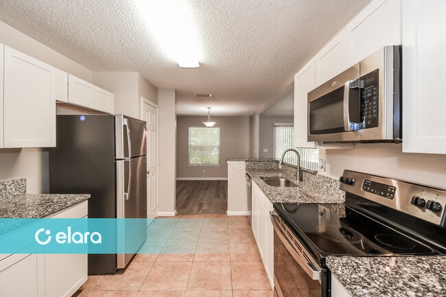 Foto del edificio - 7863 Spring Branch Dr S