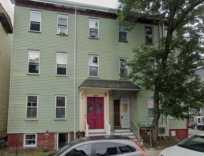 Building Photo - 64 1/2 Day St