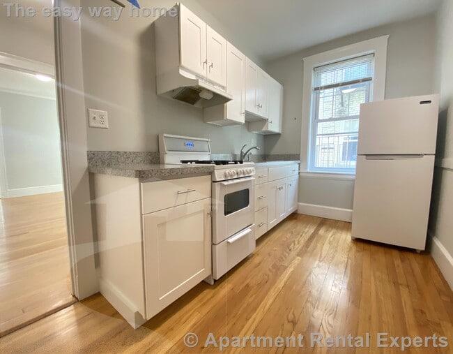 Building Photo - 156-158 Summer St Unit #314