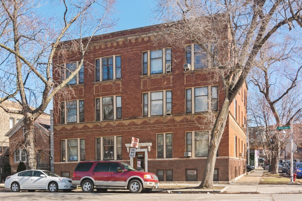 Primary Photo - 1403 N Wicker Park Ave