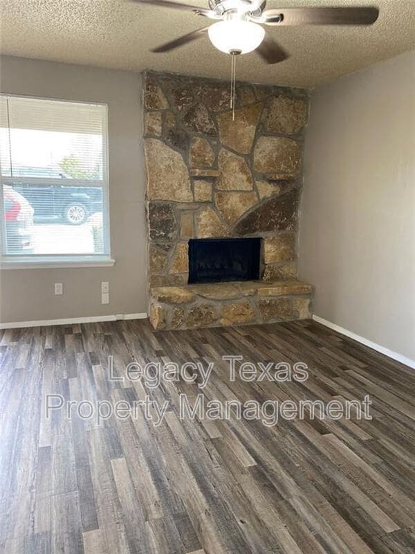 Foto principal - 1608 Sun Valley Dr
