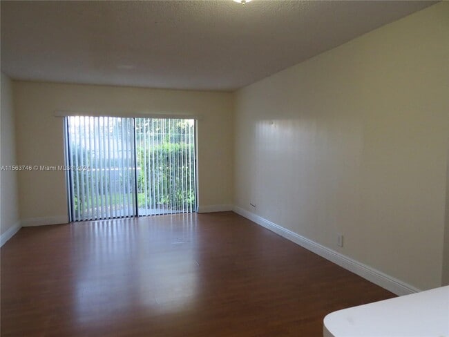 Building Photo - 8290 Lake Dr