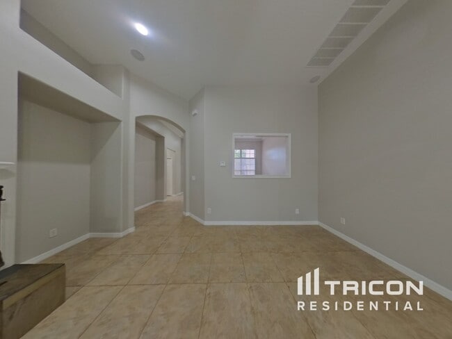Building Photo - 12102 Rebeccas Run Dr