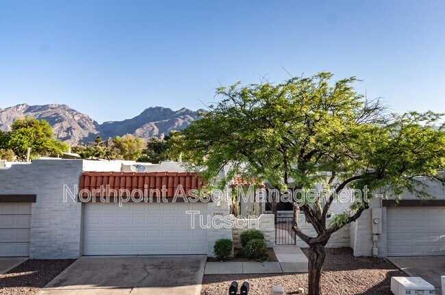 Building Photo - 7425 E Serenity Ln