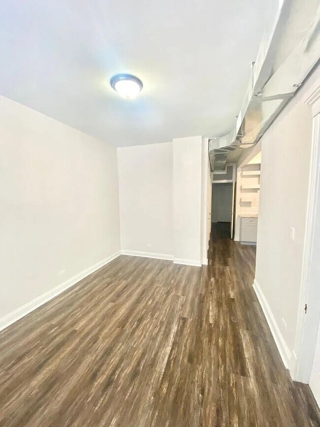 Foto del edificio - 3239 S May St