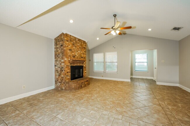 Building Photo - 3907 Wentworth Dr