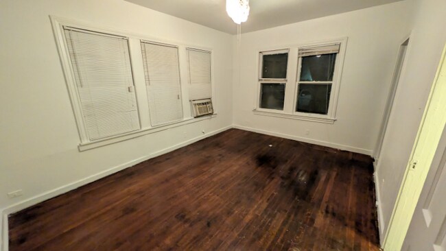 Foto del edificio - 404 Club Dr