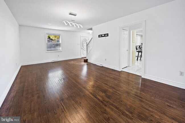 Foto del edificio - 24 Maple Ave